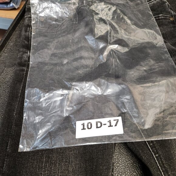 7 For All Mankind The Straight Jeans Women’s 10 Low Rise Black Denim Whiskered - Picture 13 of 13